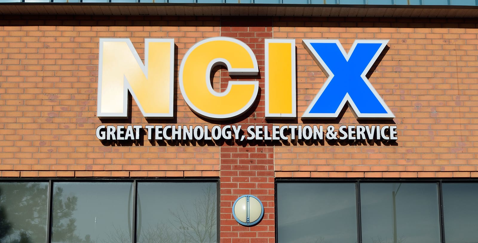 Canadian retailer's servers storing 15 years of user data sold on Craigslist